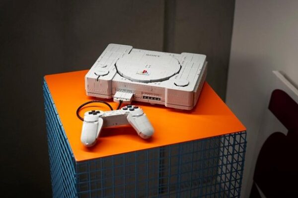 完成品ディスプレイ（本体＋コントローラー）