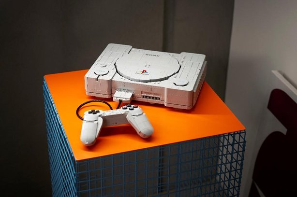 レゴ(R) PlayStation(TM)本体とコントローラー