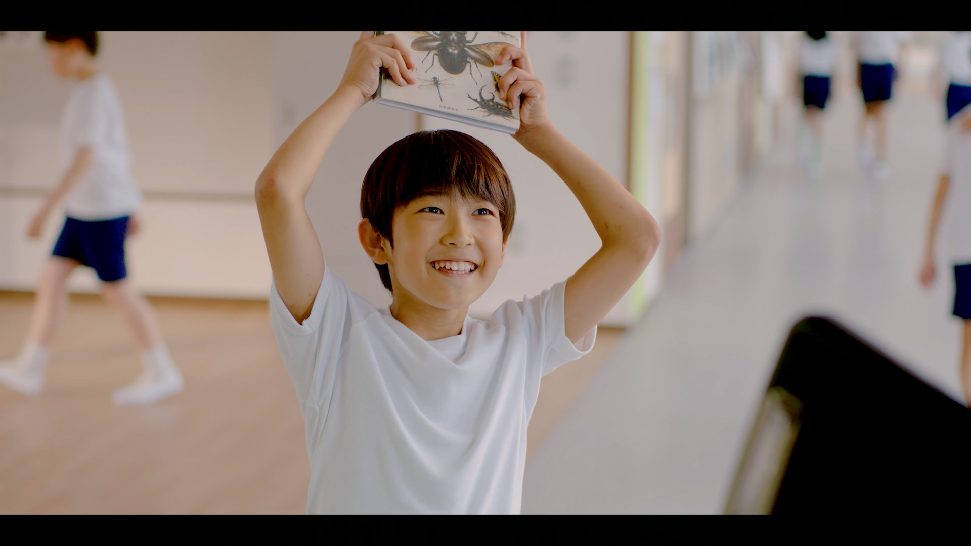 笑顔で自分らしい動きを表現する子ども