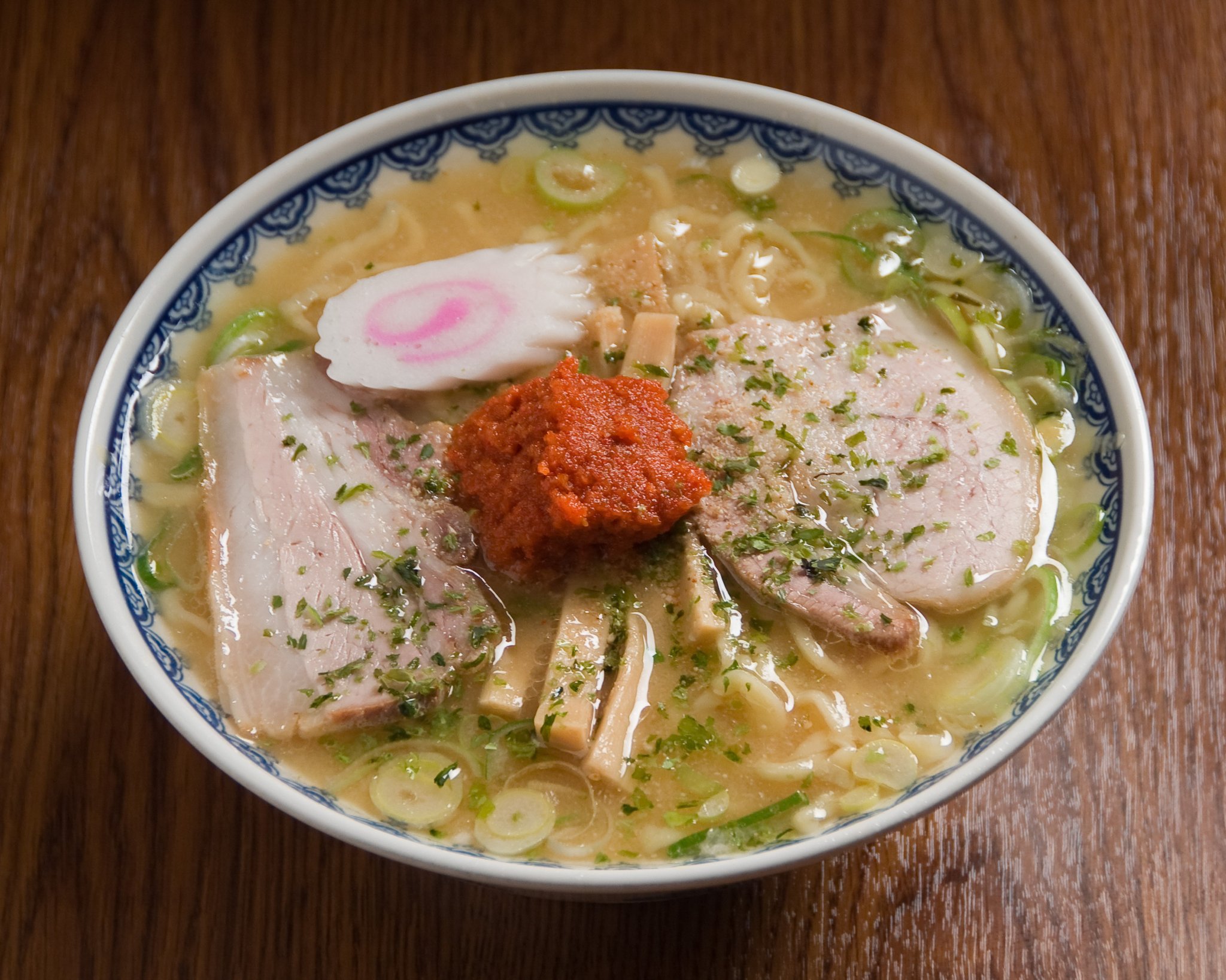 龍上海本店で提供される辛味噌ラーメン