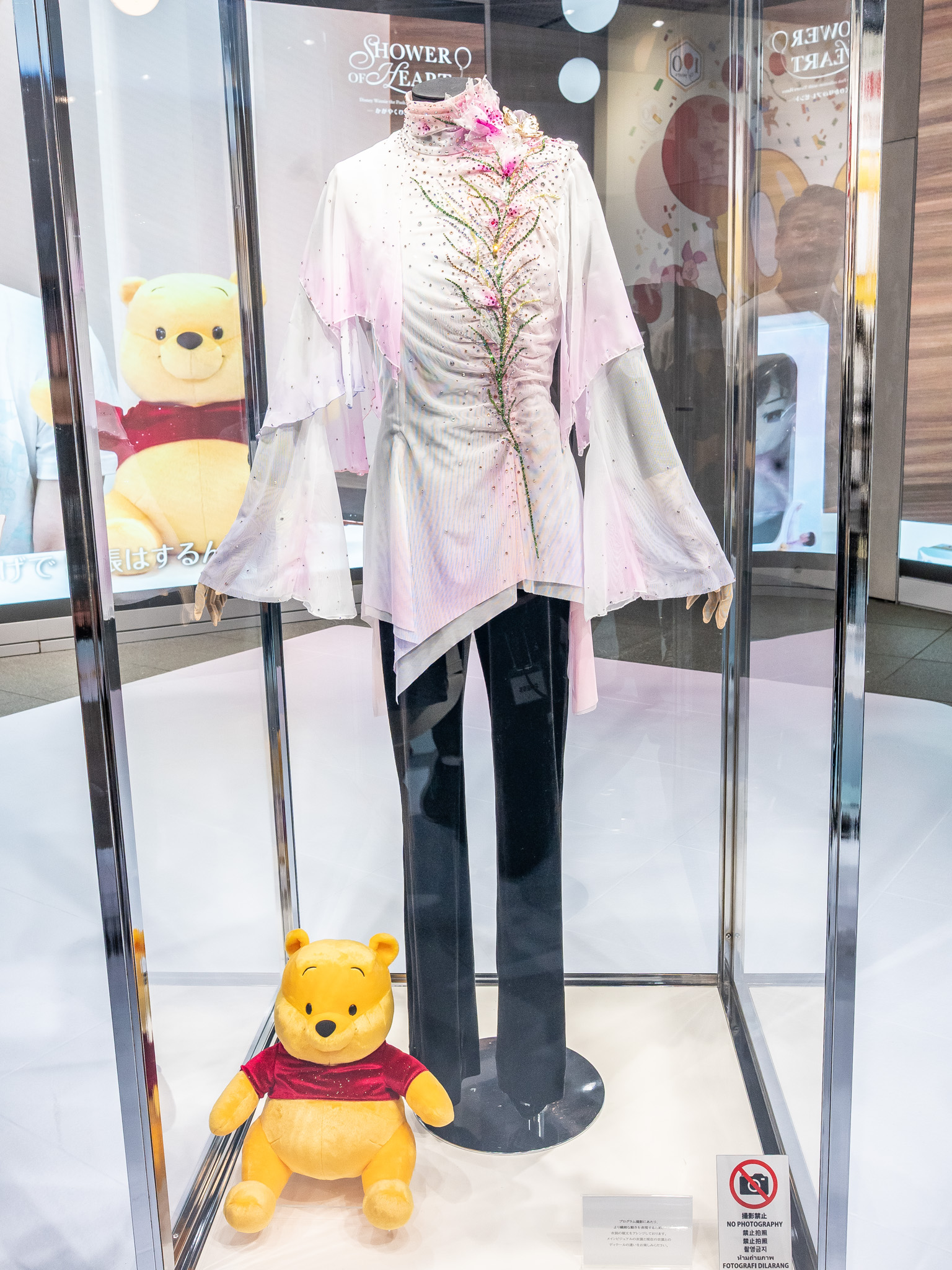オリジナル衣装展示