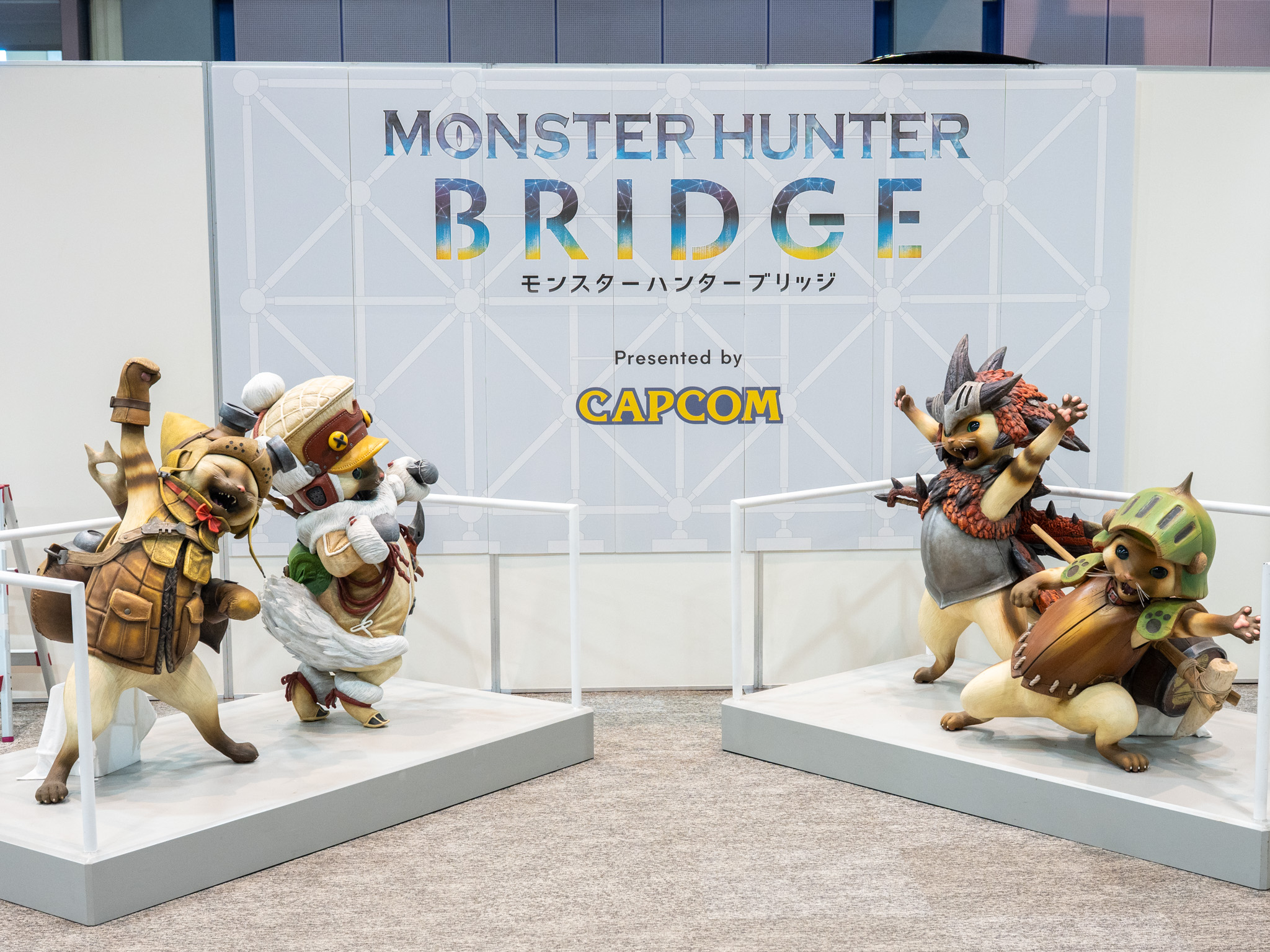 MONSTER HUNTER BRIDGEのアイルー像