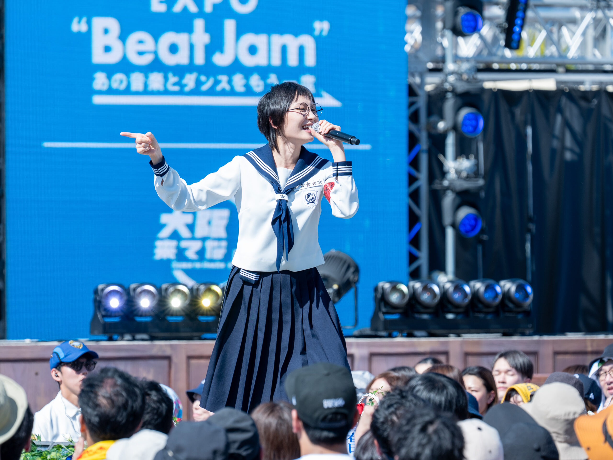 新しい学校のリーダーズのステージ