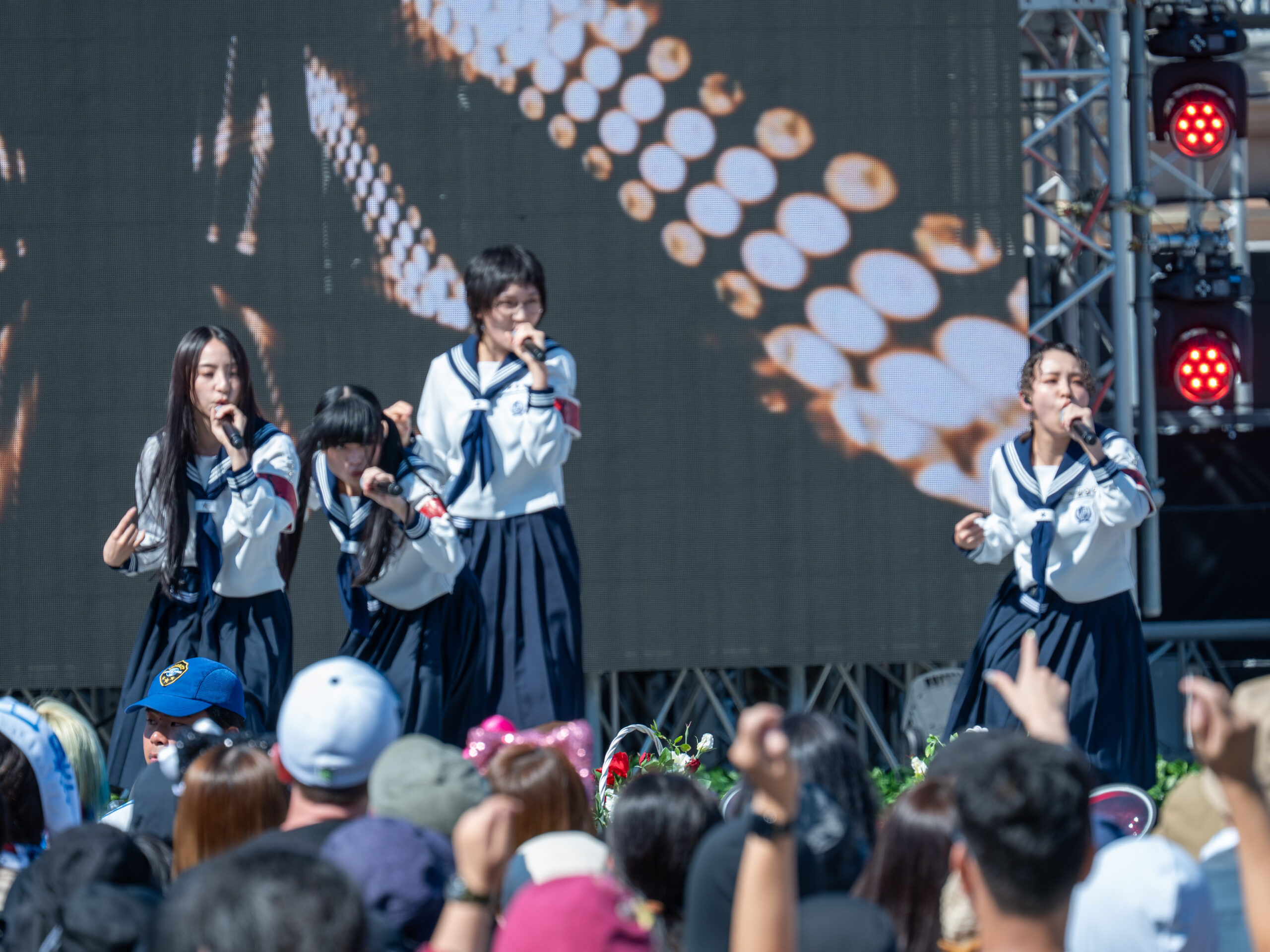 新しい学校のリーダーズのダンス