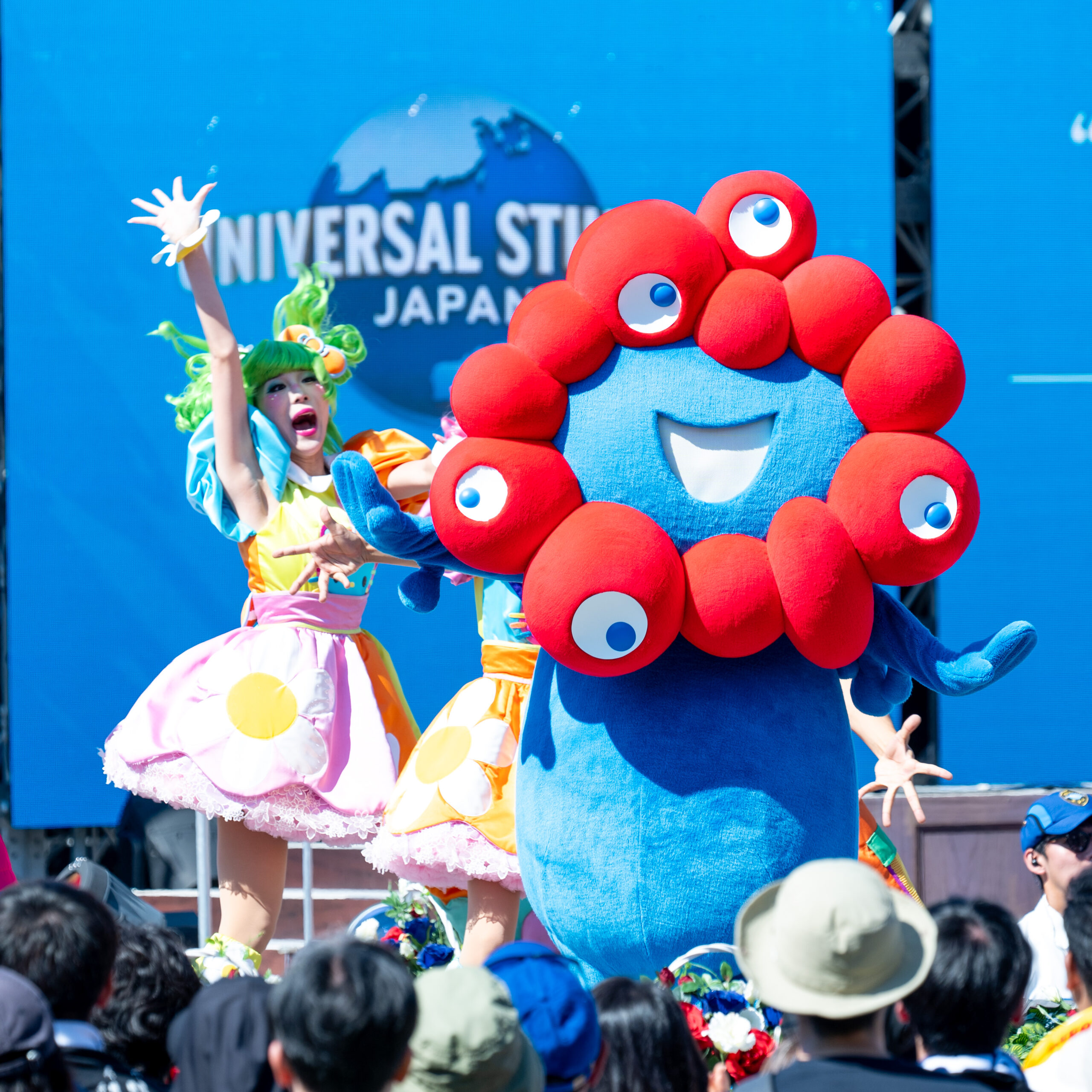 ミャクミャクとパフォーマー