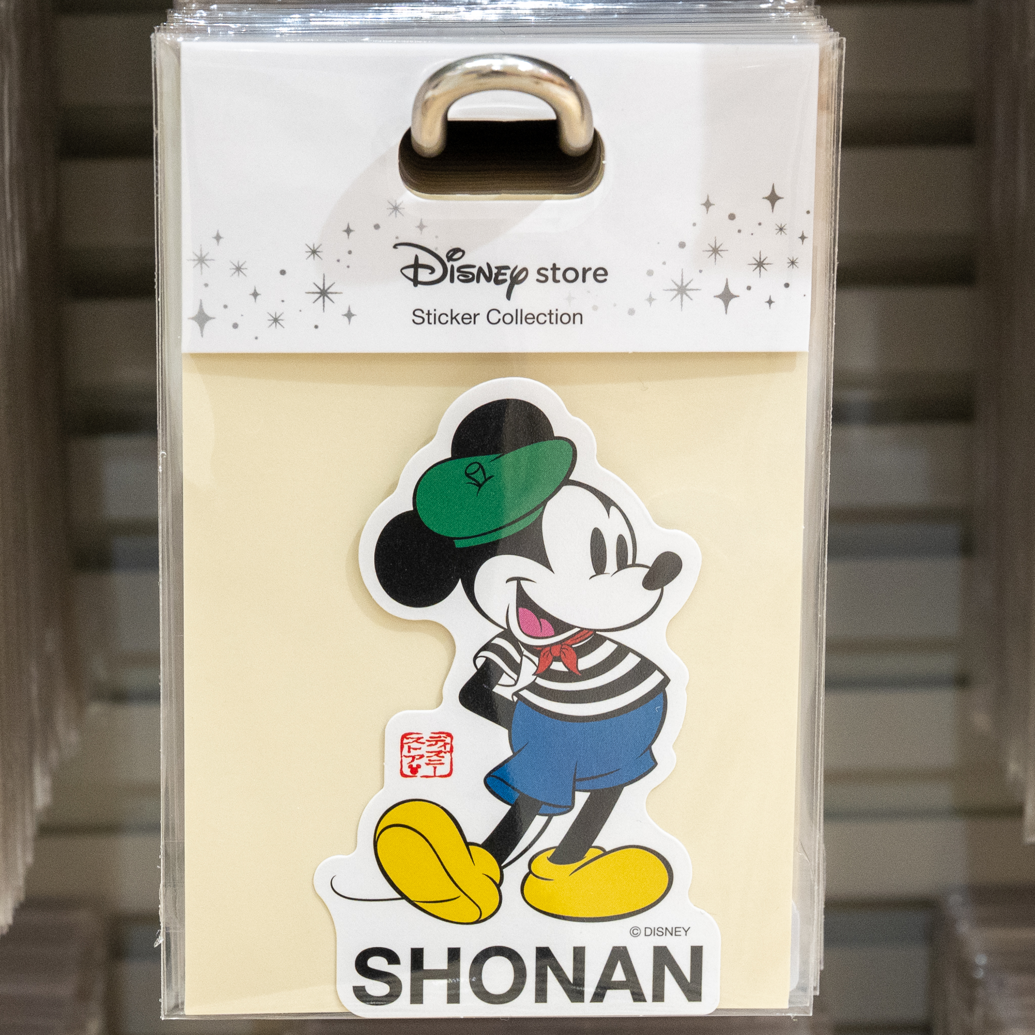 SHONANの文字入りのミッキーマウスのステッカー