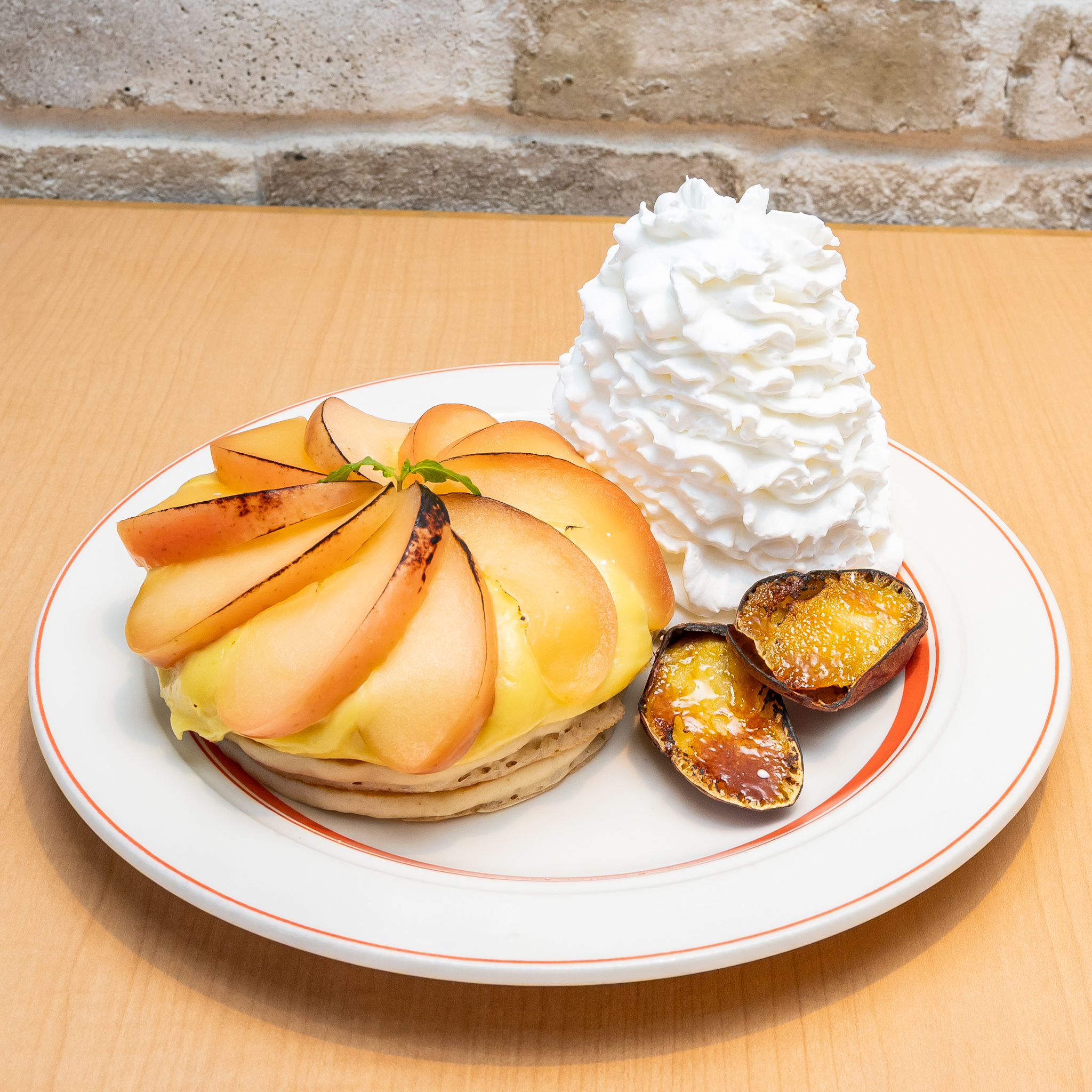 さつまいもとリンゴのブリュレパンケーキ