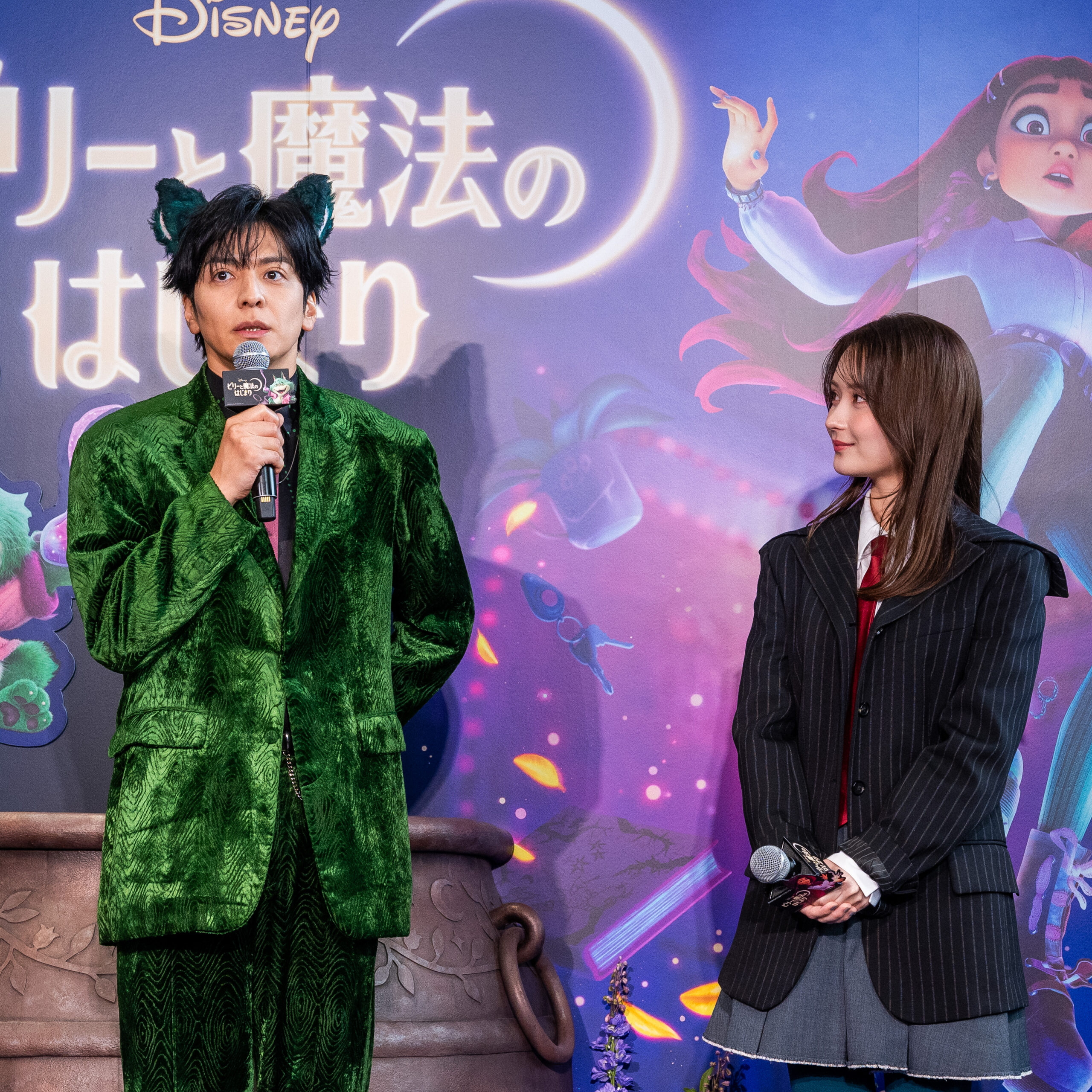 ビーフ役の生田斗真とビリー役の畑芽育