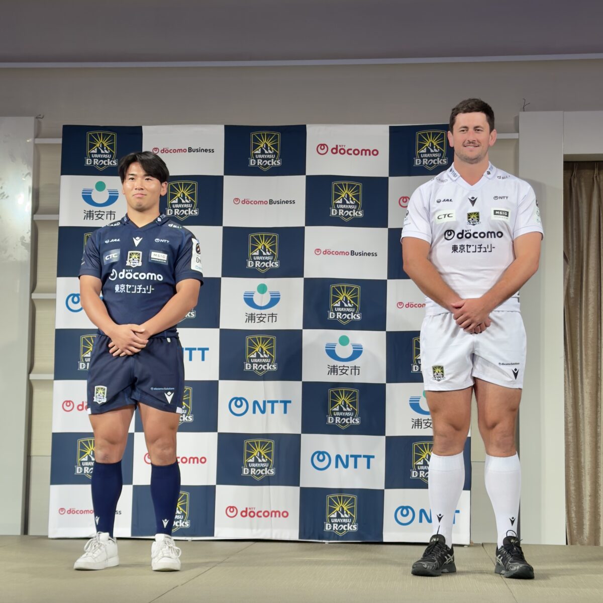 浦安D-Rocks 2026-27シーズン新ジャージーを着用したホストとオルタネイトの2選手