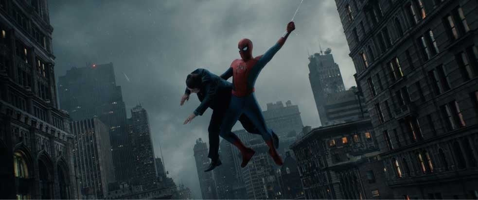 『スパイダーマン:ブランド・ニュー・デイ』人物を抱えて移動するスパイダーマン