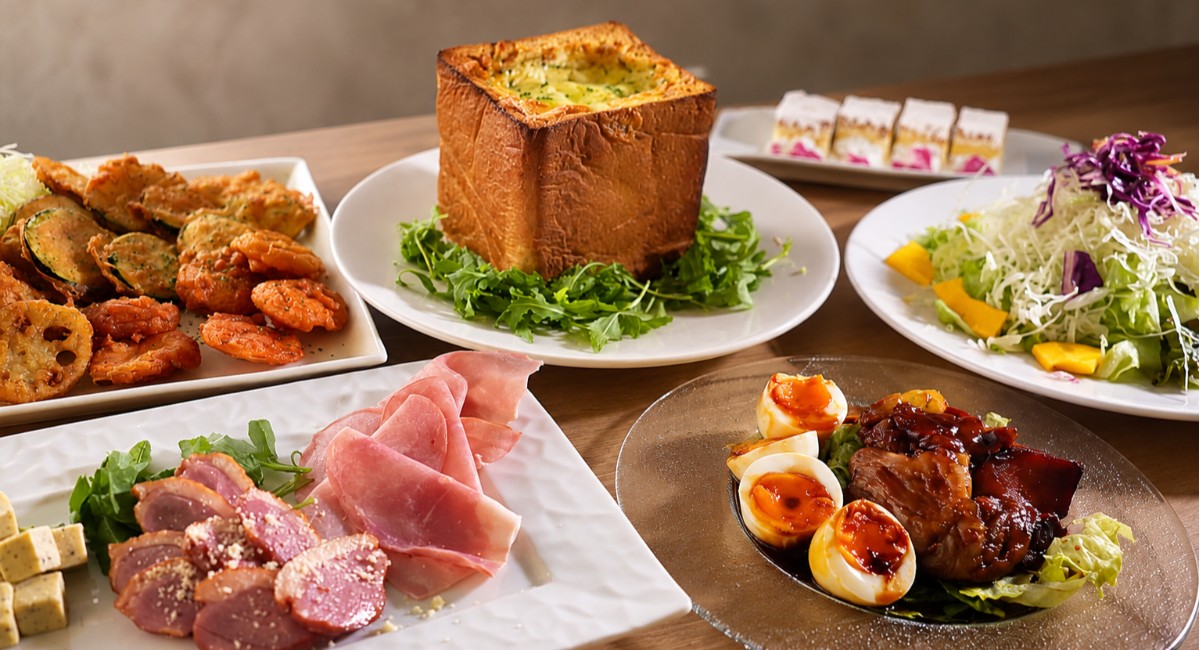 1斤丸ごと濃厚カルボナーラパングラタンなど宴会コースの料理