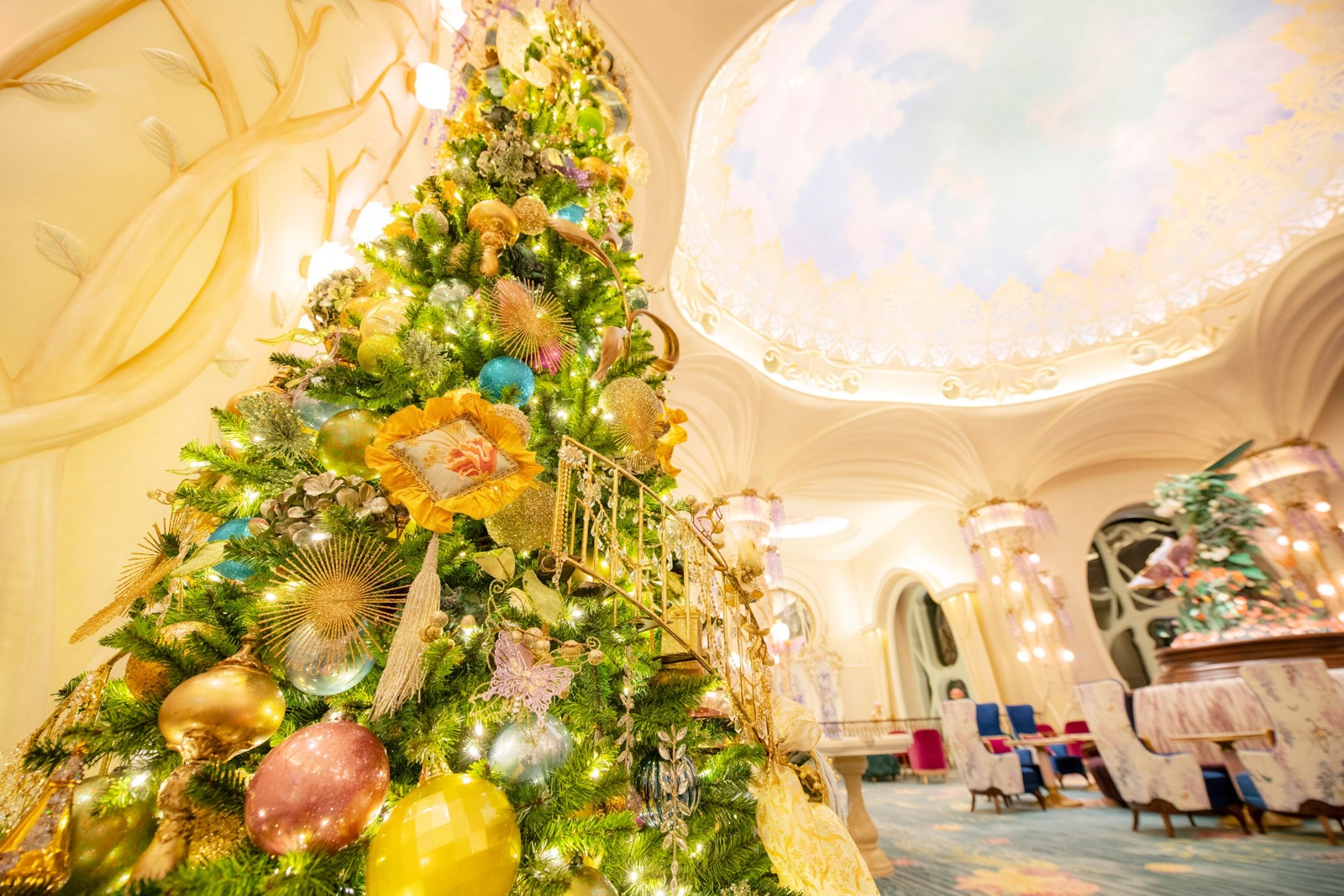 東京ディズニーシー・ファンタジースプリングスホテルのクリスマスツリー