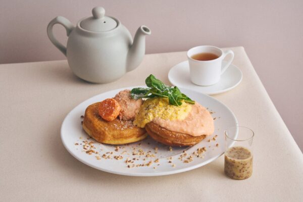 濃厚めんたいクリームとめんたいバターのパンケーキ ハニーマスタードソース