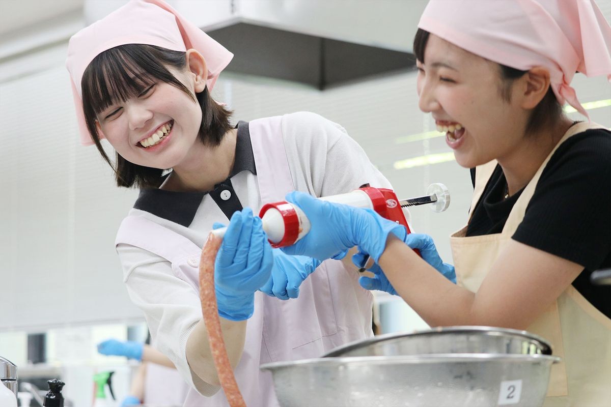 ウインナー調理実習の様子