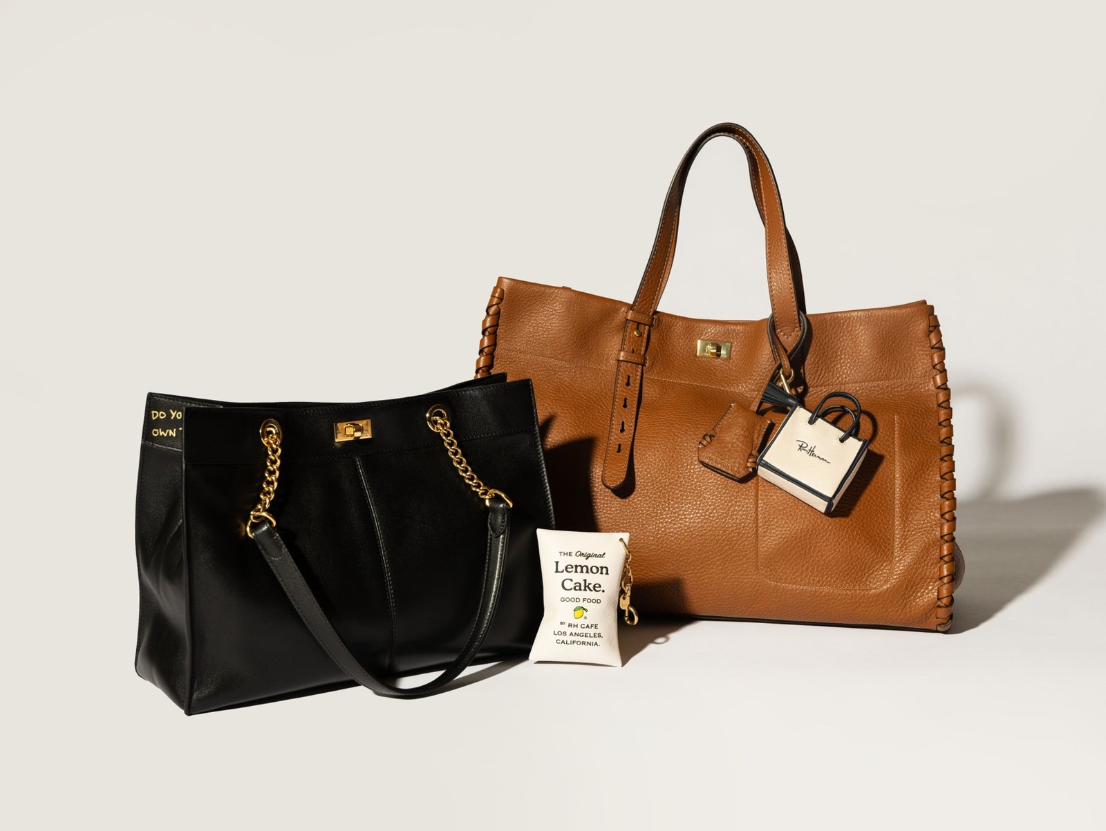 Anya Hindmarch×Ron Hermanのトートバッグ2型とチャーム2型