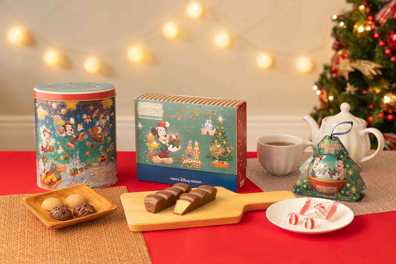 クリスマスのキャンディー、チョコレートクランチ、バウムクーヘン