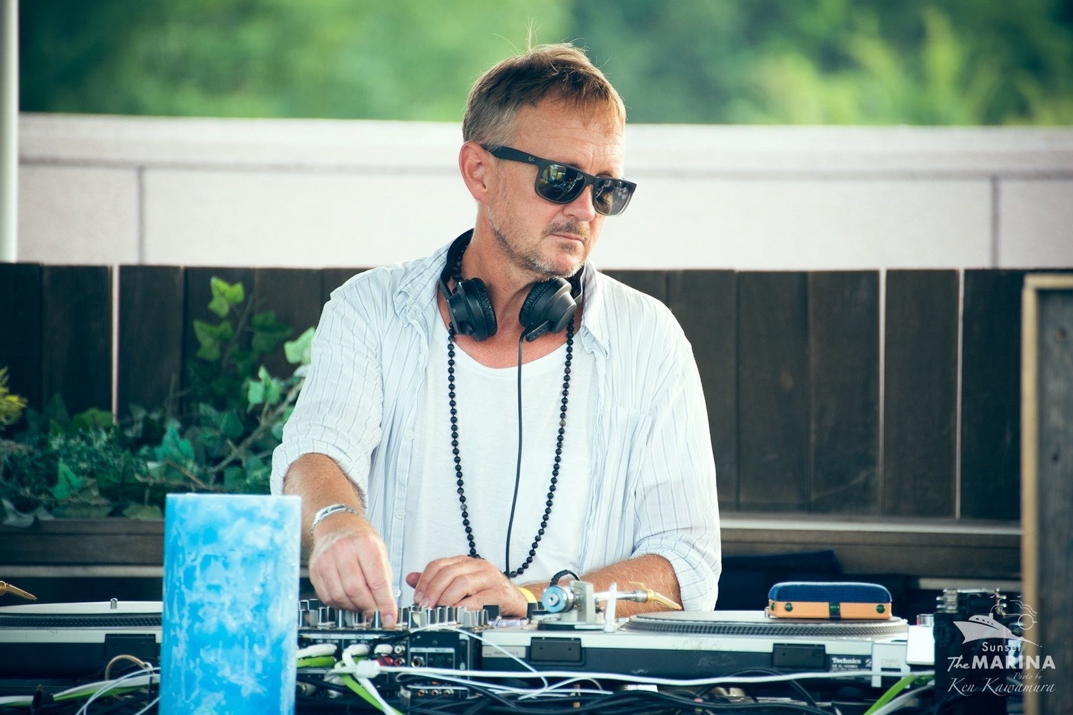 DJプレイ中のChris Coco