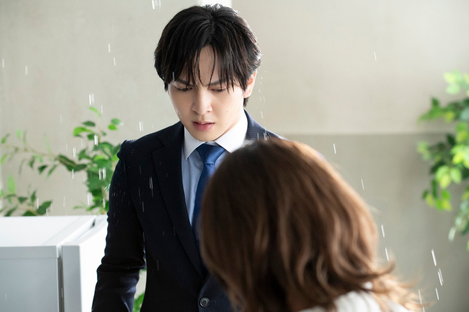 『溺愛　～ 実は、最強ヒーロー ～』第1話場面写真