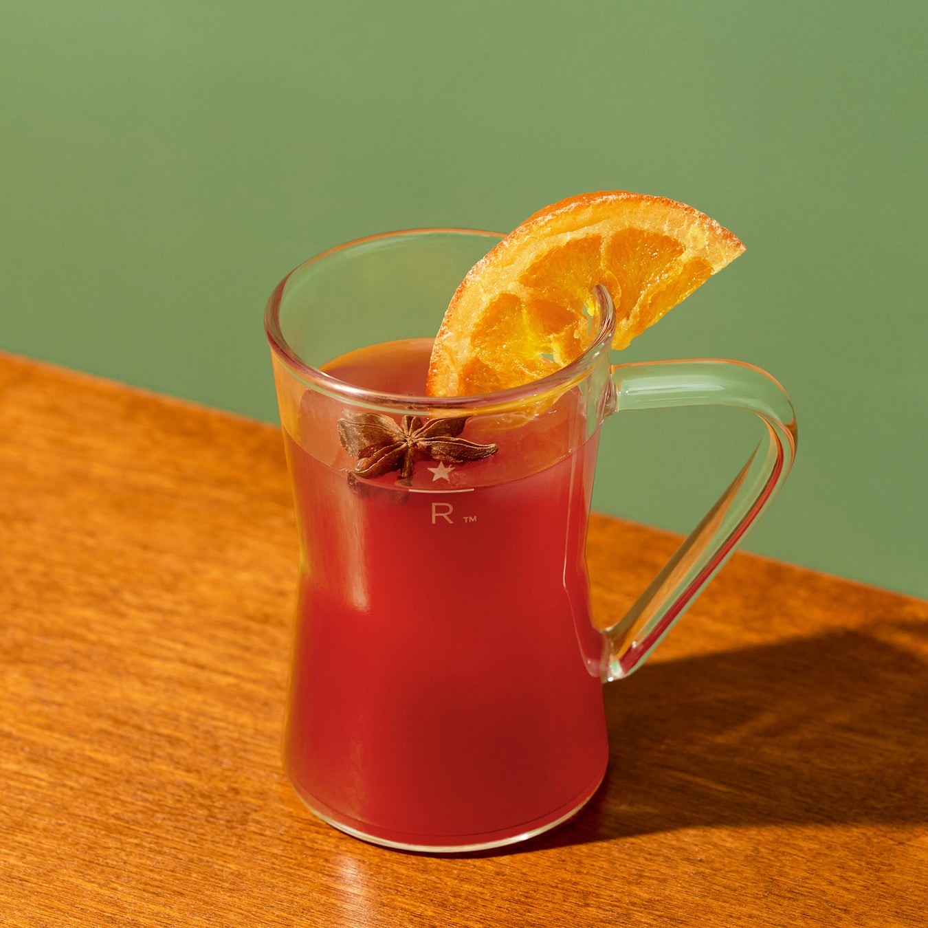 ホット アップル サイダー with ウイスキー バレルエイジド コーヒー