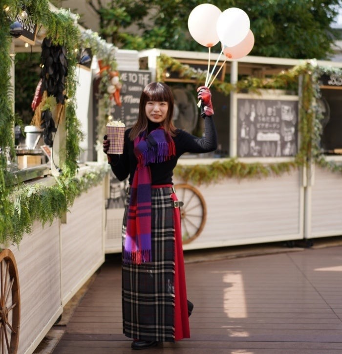 O'Neil of Dublinのスカートを合わせたタータン柄コーディネート