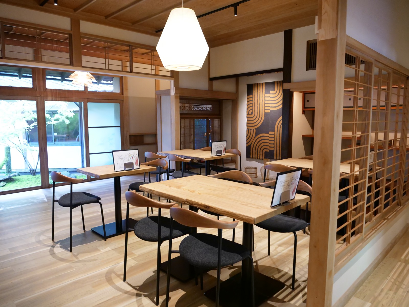 パンとエスプレッソと匠宿の店内