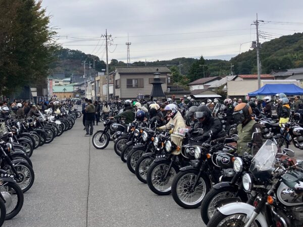 メグロ・キャノンボール那須烏山に集まるバイクとライダー