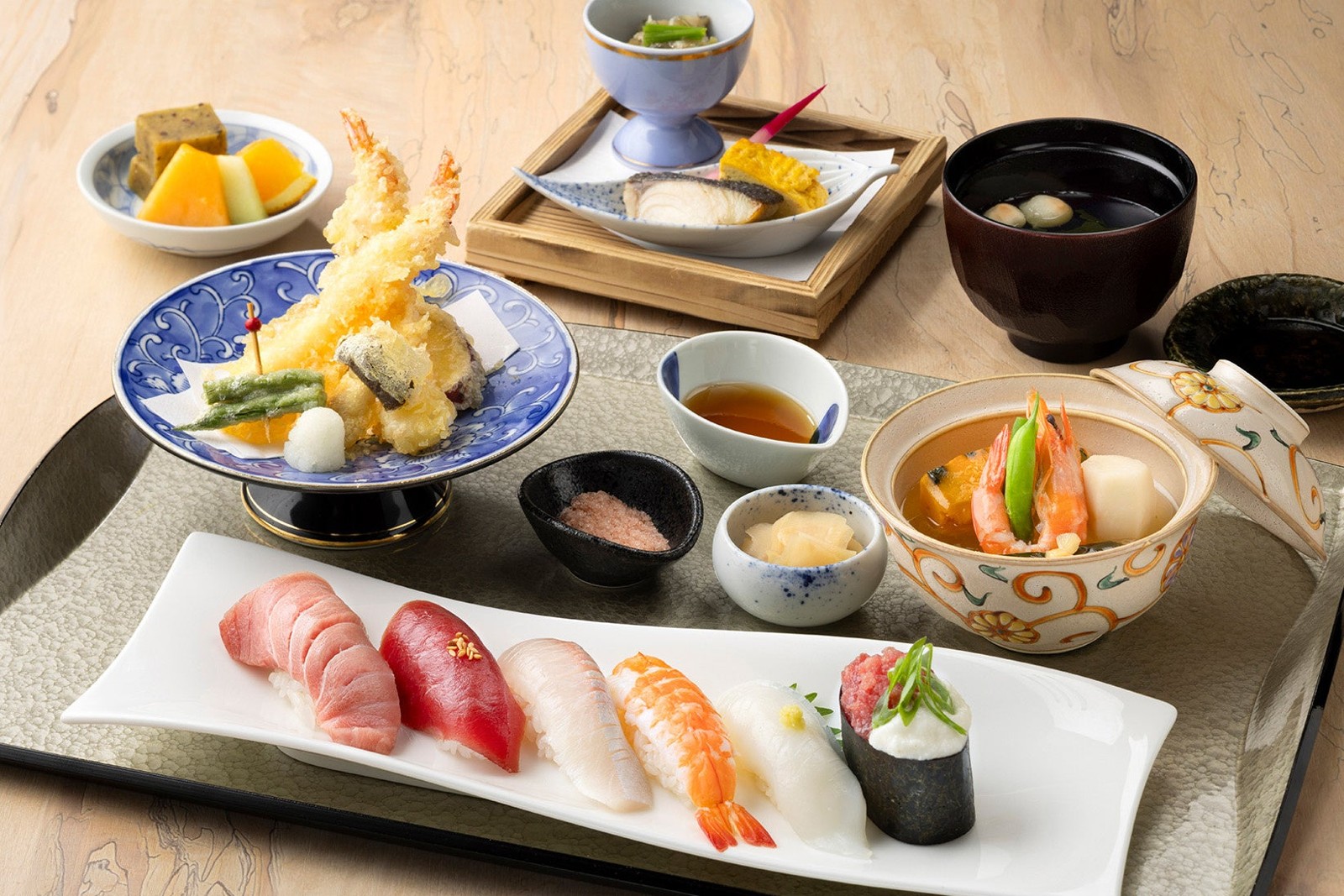 本鮪の握り寿司と天麩羅御膳