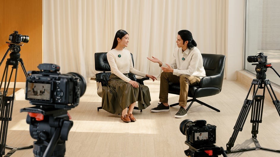 Insta360 Mic を装着した2人の会話撮影