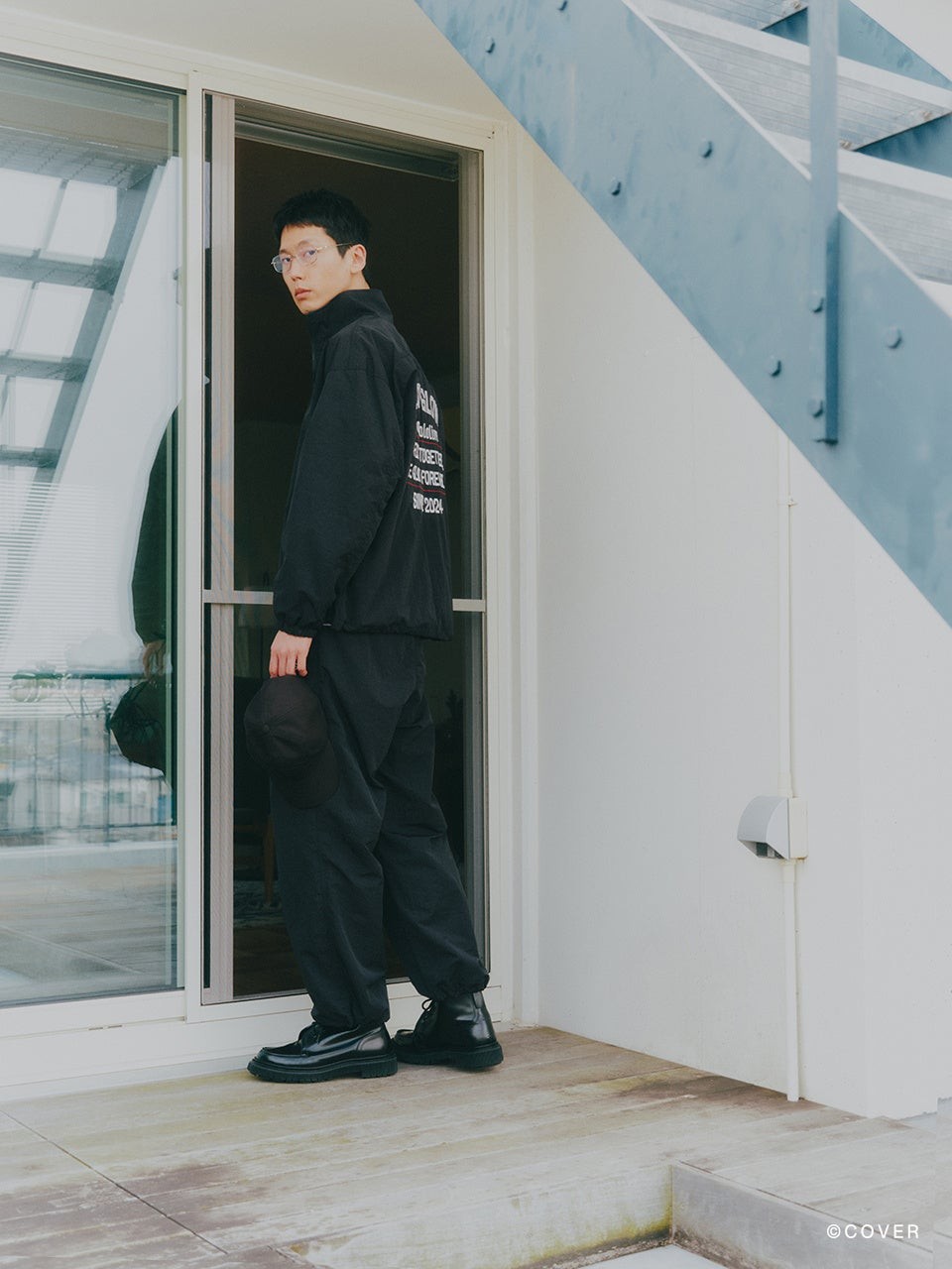TRACK JACKET 着用ビジュアル