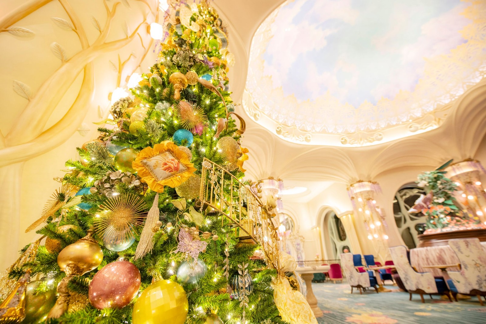 東京ディズニーシー・ファンタジースプリングスホテルのクリスマスツリー