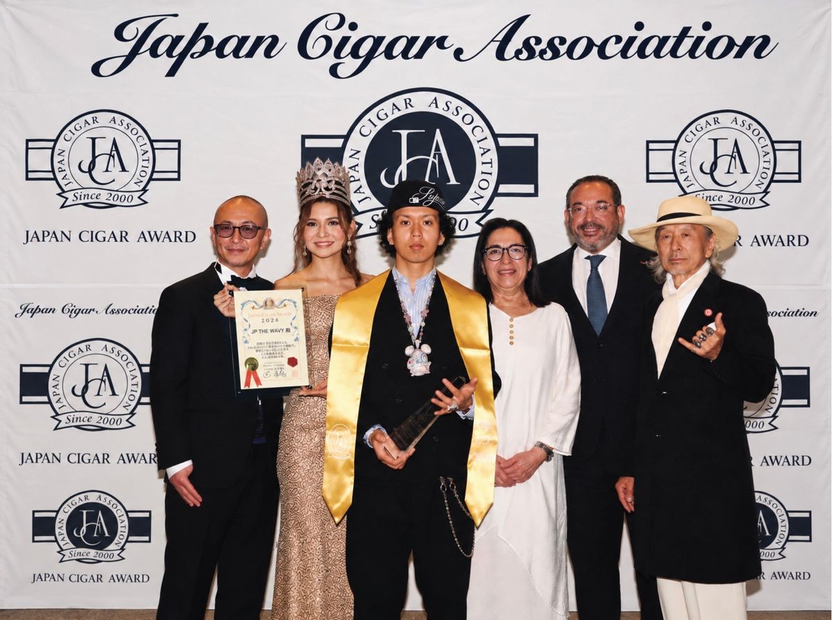 JAPAN CIGAR AWARD 2026 授賞式に集まったJP THE WAVY氏ら6人