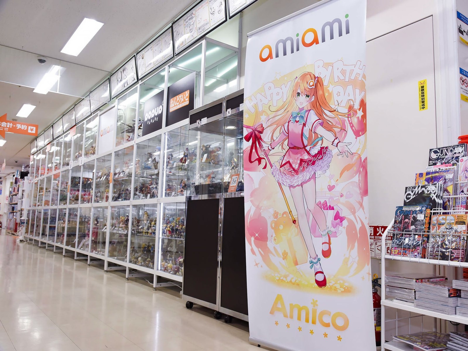 あみあみ店舗のフィギュア陳列