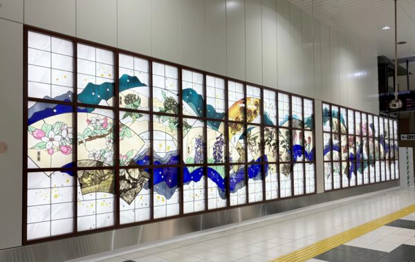 大型ステンドグラス「昭和六十年春 ふる里・日本の華」