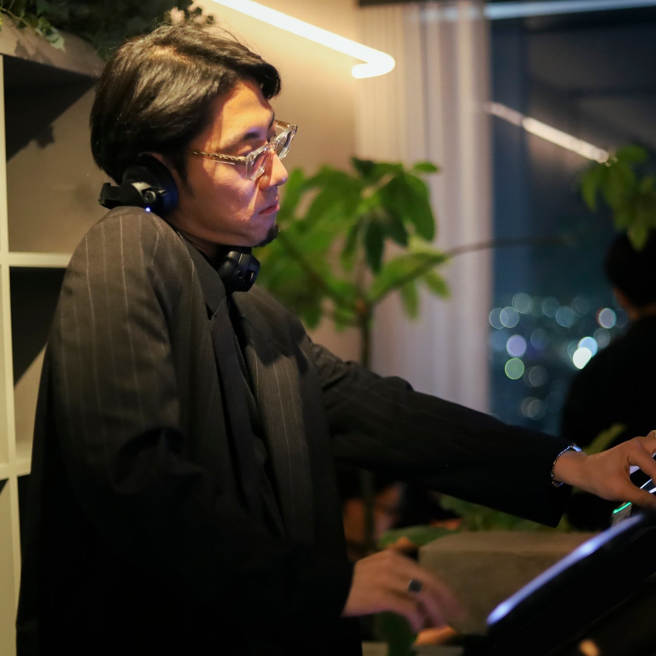 DJパフォーマンスを行うゲスト