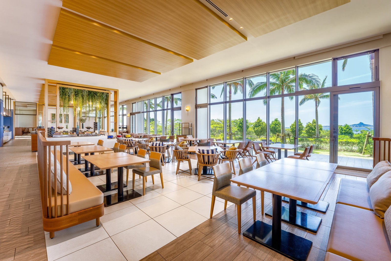 The Orion Brasserie & Table店内