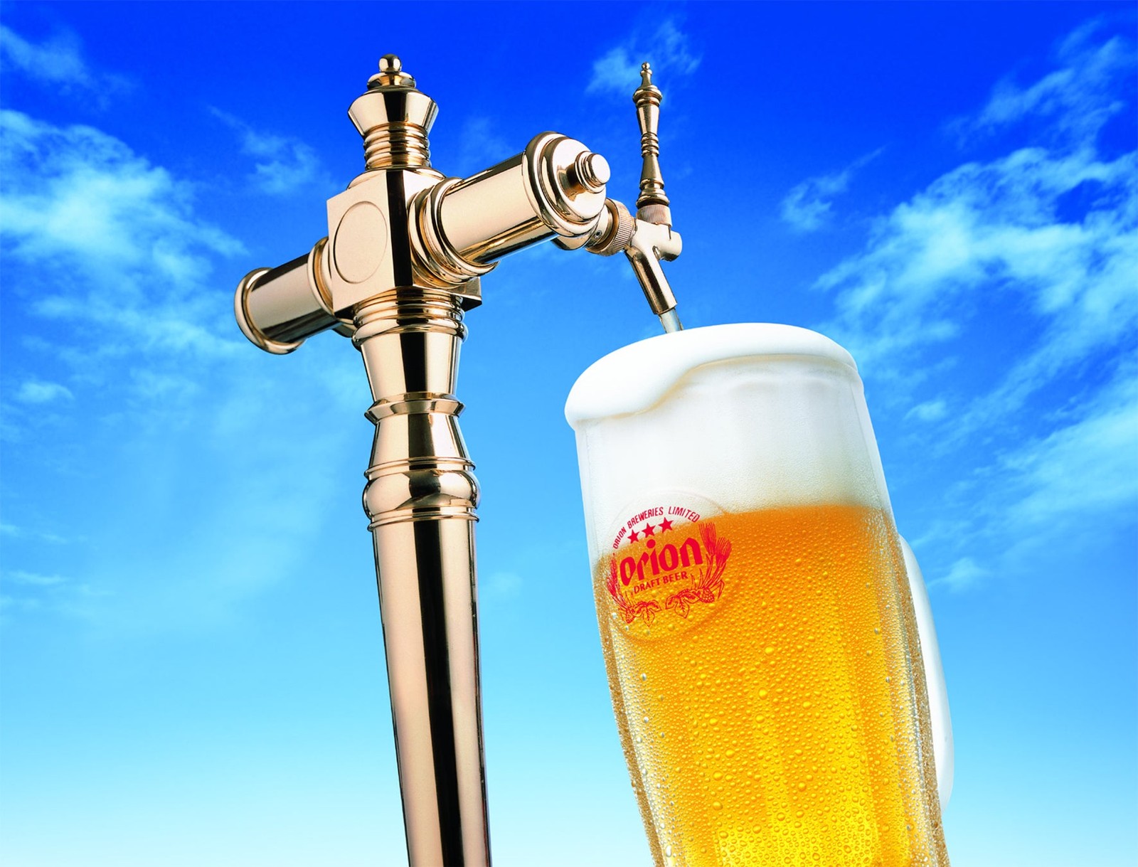 オリオンビールのジョッキとビールサーバーのイメージ