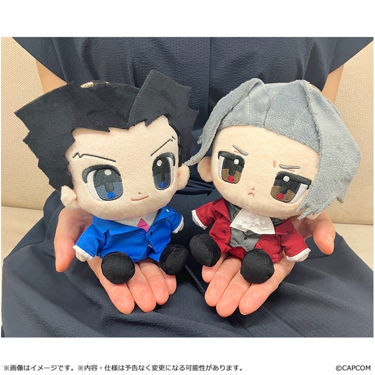 手のひらに載る成歩堂 龍一のぬいぐるみ