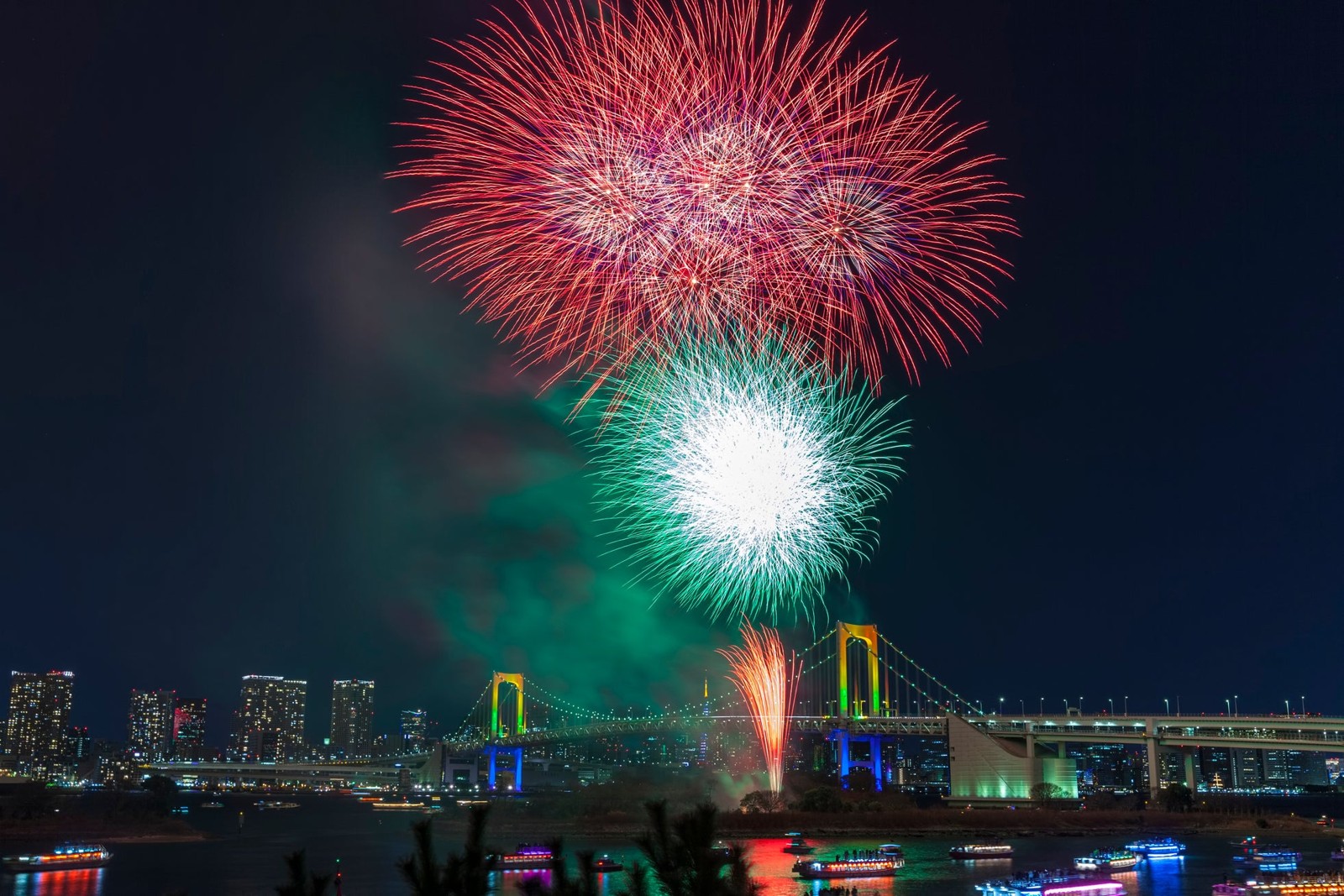 東京湾大華火祭の花火