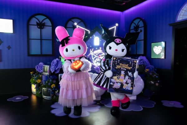 ハロウィン仮装姿のマイメロディとクロミ