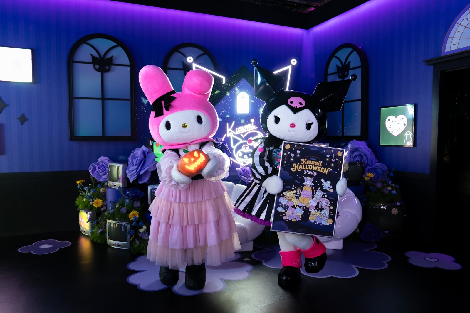 ハロウィン仮装姿のマイメロディとクロミ