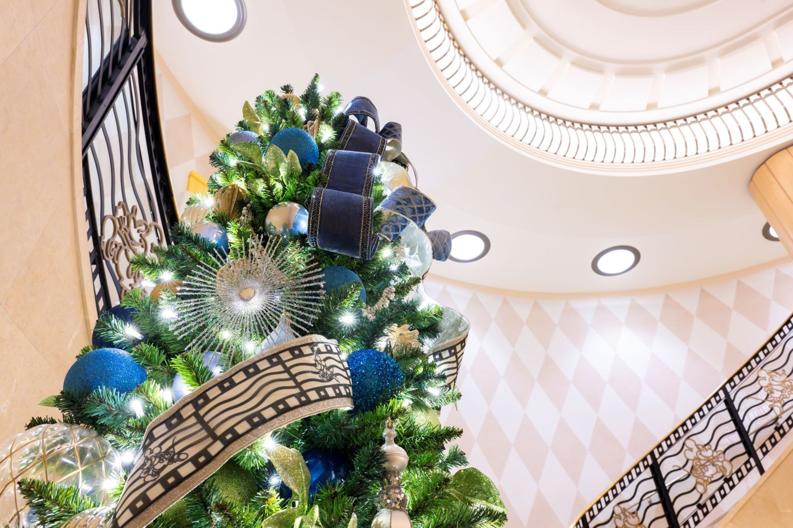 ディズニーアンバサダーホテルのクリスマスツリー
