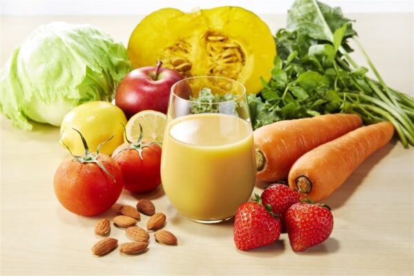野菜生活100 Smoothieいちご&アーモンドmixのイメージ