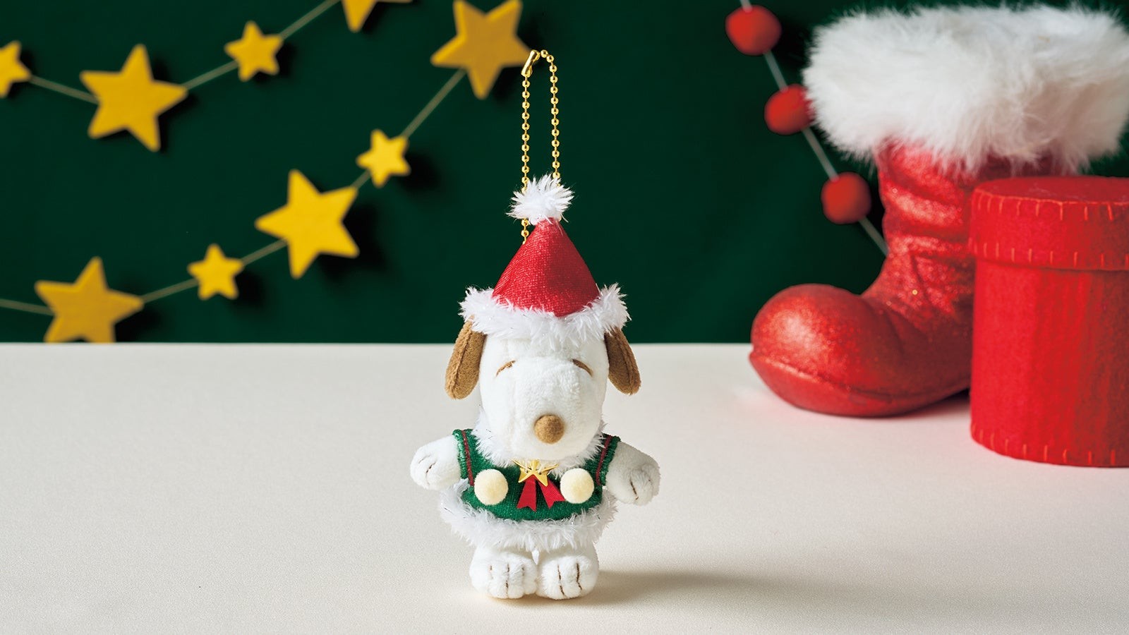 クリスマス衣装のスヌーピーのマスコットキーチェーン