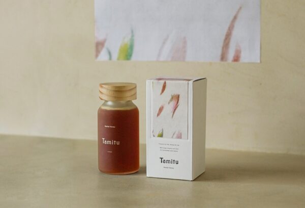 Tamitu Herbal Honeyのボトルと箱