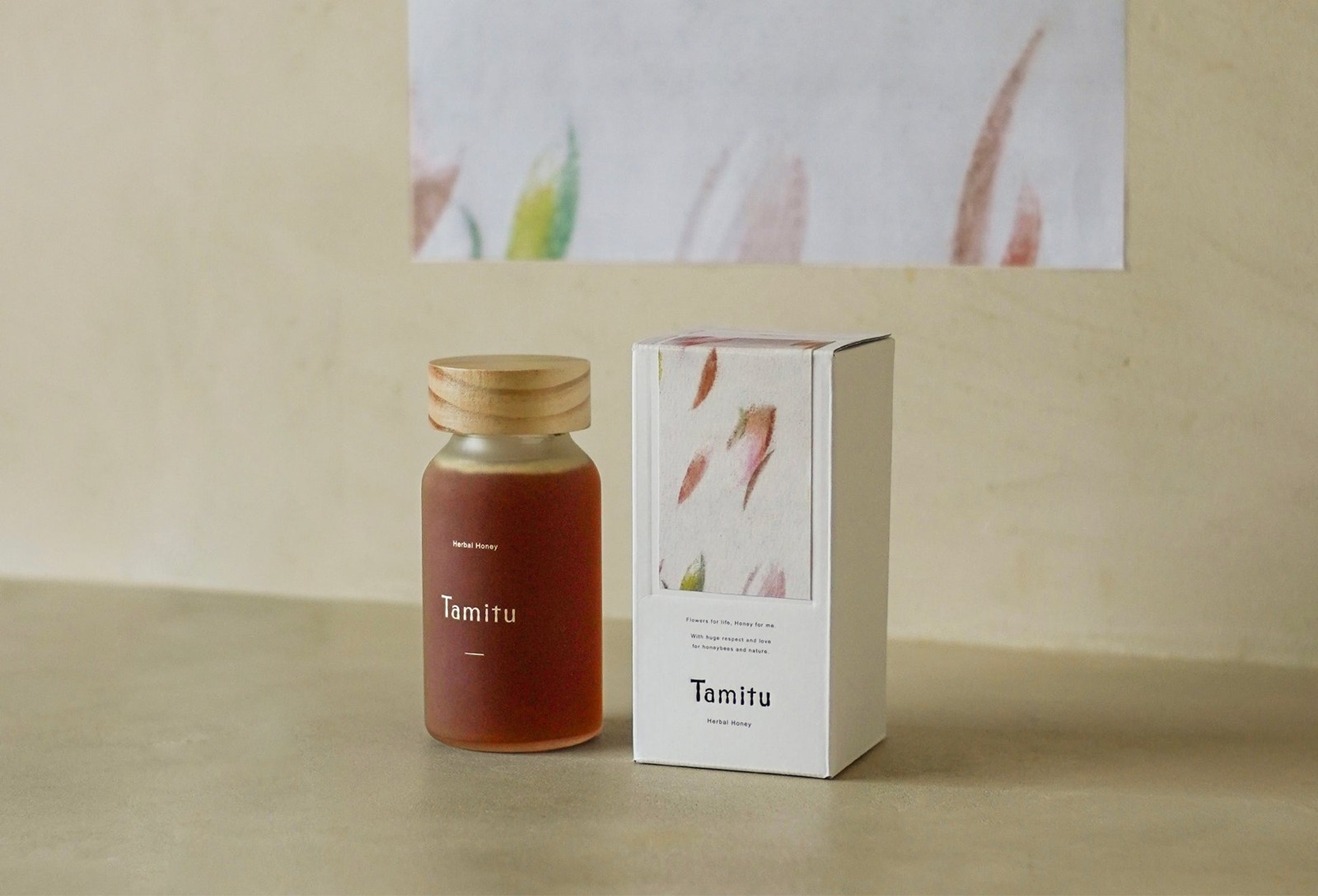 Tamitu Herbal Honeyのボトルと箱