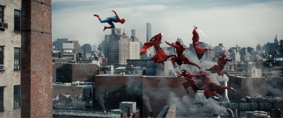 『スパイダーマン:ブランド・ニュー・デイ』赤装束の人物と対峙するスパイダーマン