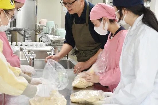 「ツナグヒ」の味噌づくり講座