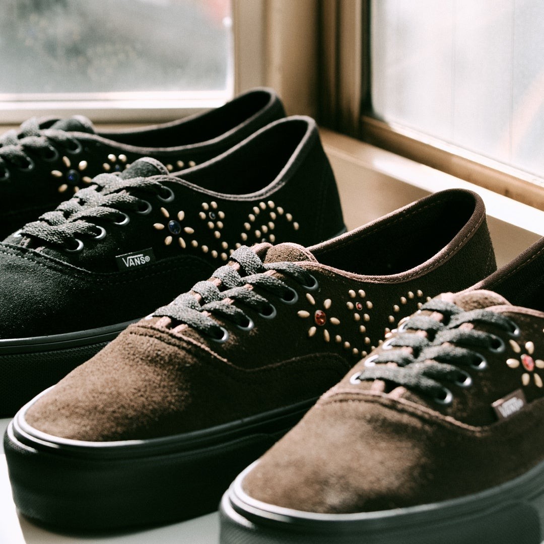 Authentic Studs ブラックとブラウン
