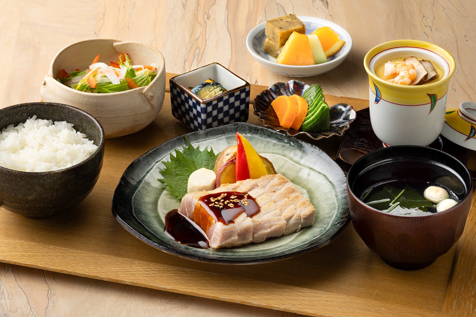 めばち鮪ハラモのレアステーキ御膳