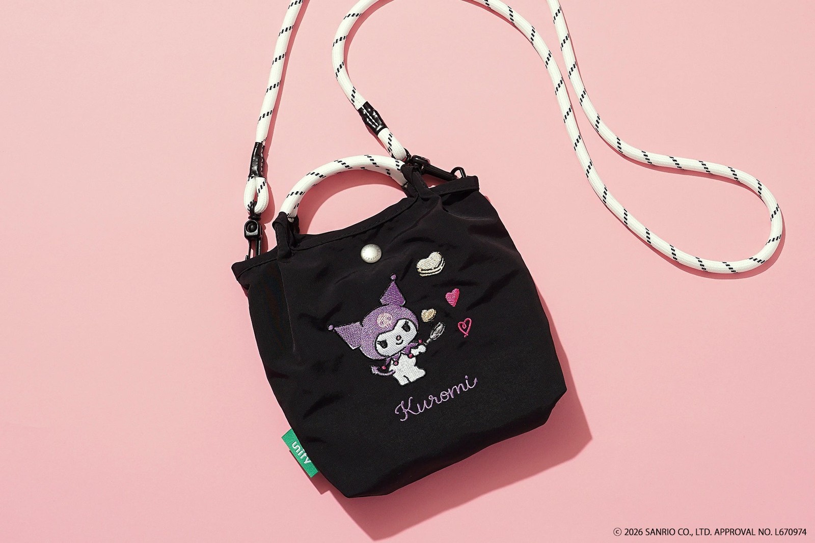 クロミ刺繍入りミニバッグ(ブラック)